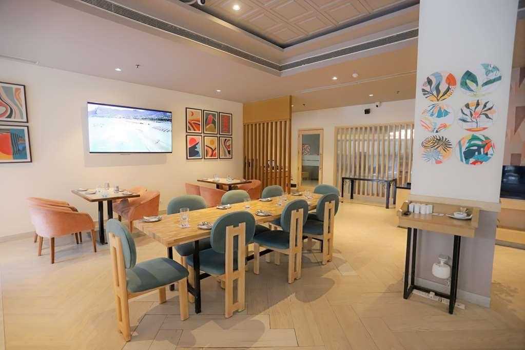 Park Inn By Radisson New Delhi Lajpat Nagar מסעדה תמונה